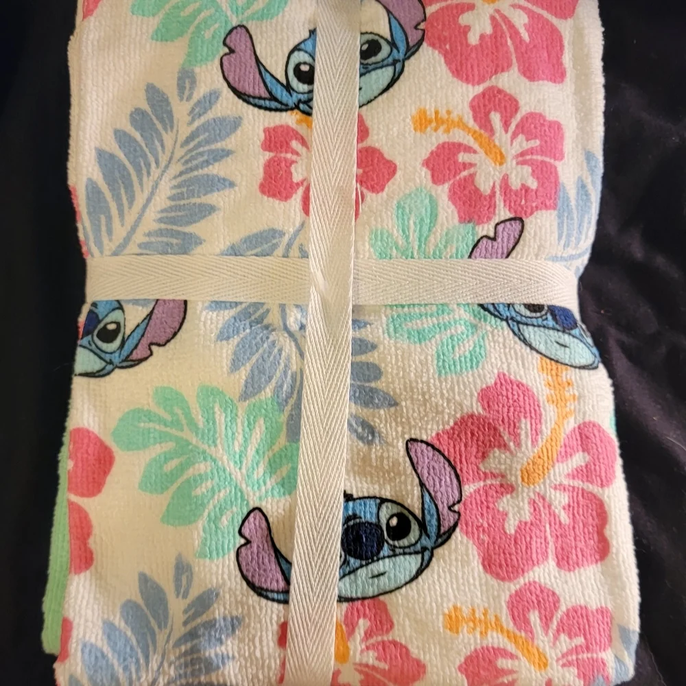 NWT! Disney Stitch Set of 2 Tea Towels Hand Towels Lilo and Stitch